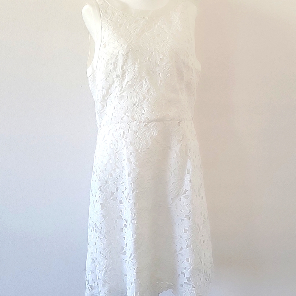 Kate Spade White Flower Lace Dress. Size 12.